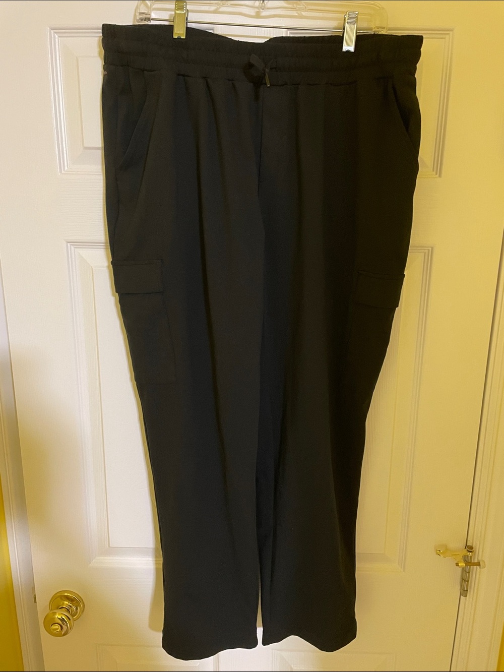 Mondetta Black Cargo Jogger Pants for Women